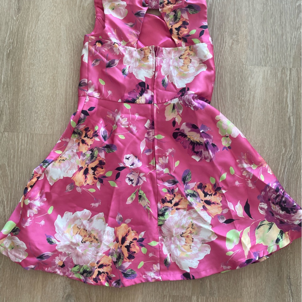 Girls floral dress.